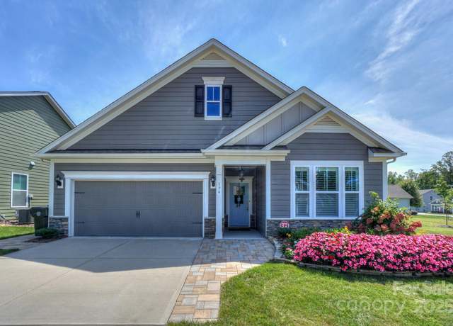 Property at 194 Hanks Bluff Dr, Mooresville, NC 28117, 3 beds, 3 baths