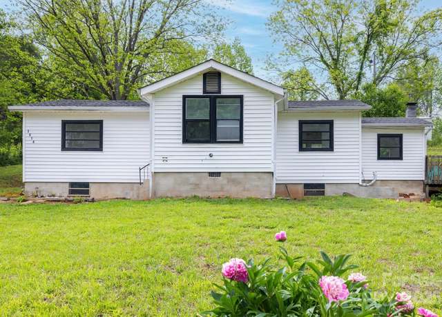 Property at 3614 Frank Whisnant Rd, Morganton, NC 28655, 2 beds, 1 bath