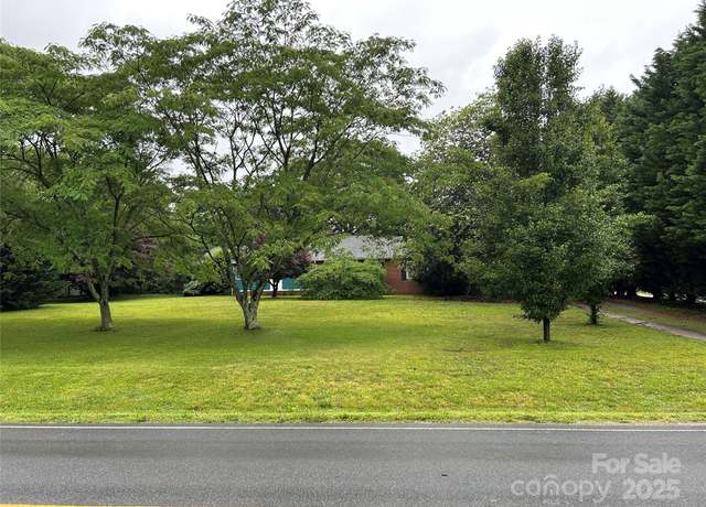 Property at 2009 Hickory Grove Rd, Gastonia, NC 28056, 3 beds, 1.5 baths