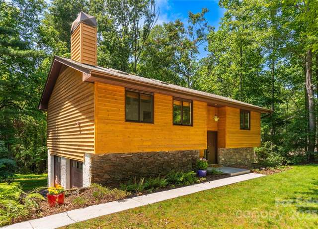 Property at 2 Oak Grove Rd, Arden, NC 28704, 3 beds, 2 baths