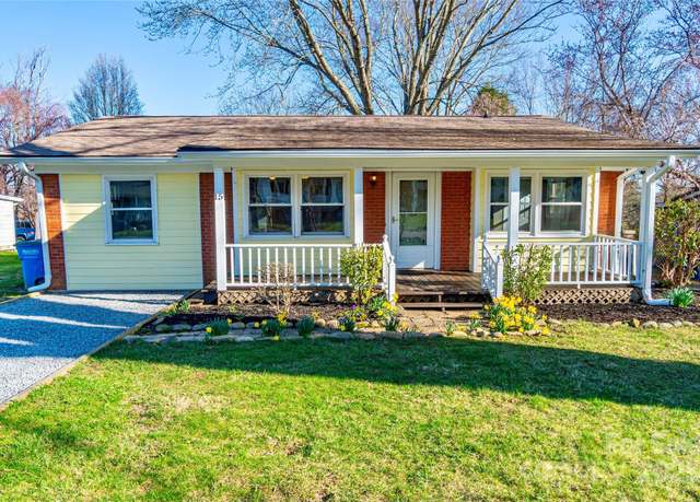 Property at 15 Oak Leaf Ln, Arden, NC 28704, 4 beds, 1.5 baths
