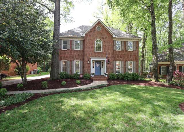 Property at 6910 Green Turtle Dr, Charlotte, NC 28210, 4 beds, 2.5 baths