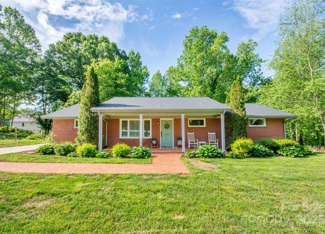 Property at 539 30th Ave NW, Hickory, NC 28601, 3 beds, 1.5 baths