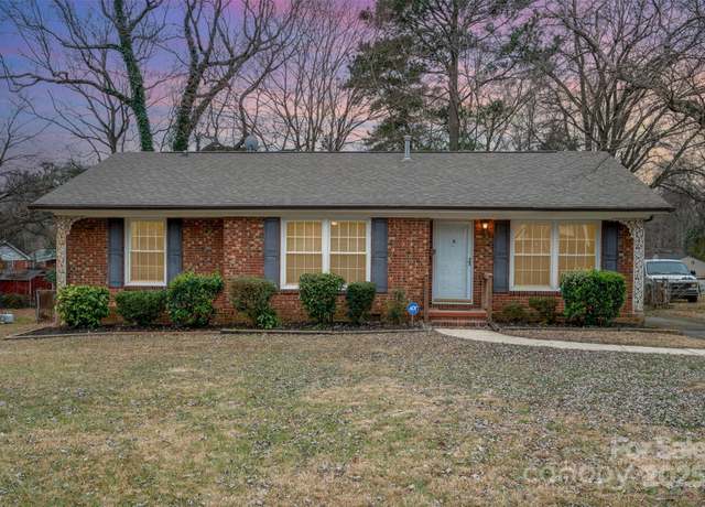 Property at 4201 Westridge Dr, Charlotte, NC 28208, 3 beds, 1.5 baths