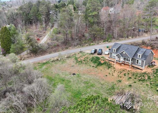 Property at 19 Higgins Rd, Weaverville, NC 28787, 3 beds, 2 baths