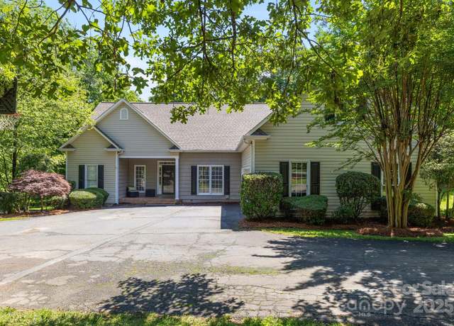 Property at 327 Wilby Dr, Charlotte, NC 28270, 4 beds, 3.5 baths