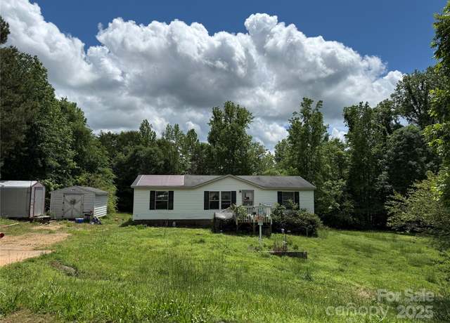 Property at 118 Burnside Ct, Clover, SC 29710, 3 beds, 2 baths