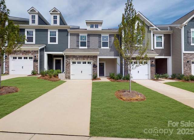 Property at 3164 Lilac Grove Dr, Charlotte, NC 28269, 3 beds, 2.5 baths