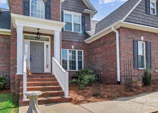 Property at 1026 Paragon Ct NW, Conover, NC 28613, 3 beds, 2.5 baths