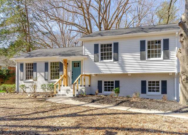 Property at 6706 Queensberry Dr, Charlotte, NC 28226, 4 beds, 3 baths