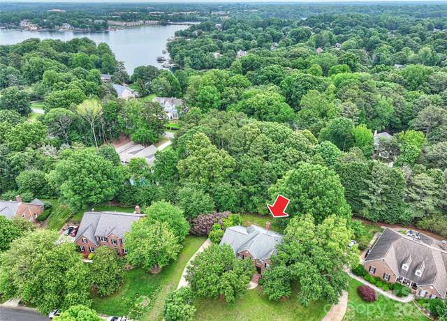 Property at 20812 Decora Dr, Cornelius, NC 28031, 4 beds, 3 baths
