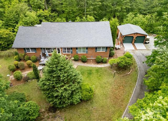 Property at 229 Hubbard Hollow Rd, Rosman, NC 28772, 3 beds, 2.5 baths
