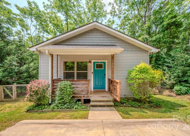 Property at 136 Old County Home Rd, Asheville, NC 28806, 3 beds, 2 baths