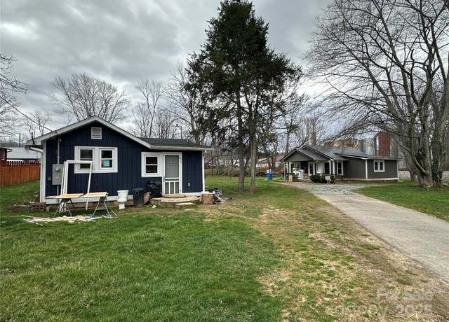 Property at 33/36 Graybark Ct, Waynesville, NC 28786, 3 beds, 2 baths
