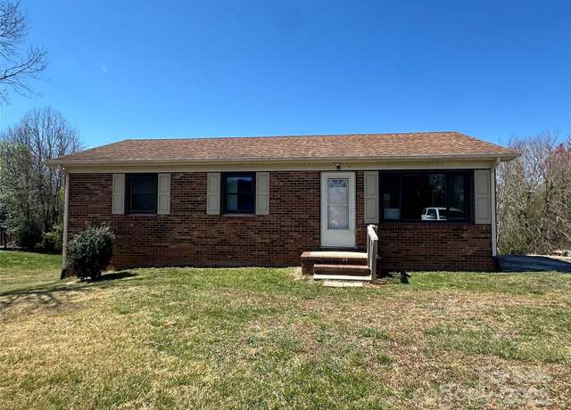 Property at 156 Shamrock Ave, Mount Airy, NC 27030, 3 beds, 1 bath