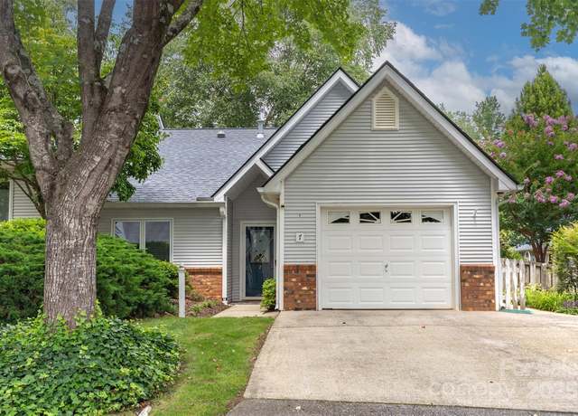 Property at 7 Silver Pl, Black Mountain, NC 28711, 2 beds, 2 baths