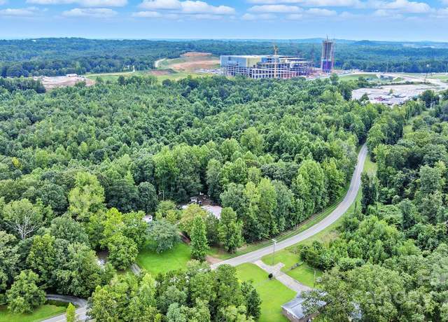 Property at 450 Dixon School Rd, Kings Mountain, NC 28086, 6 beds, 4 baths