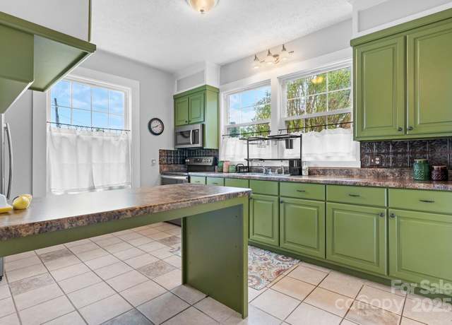 Property at 98 S Main St, Granite Falls, NC 28630, 2 beds, 2 baths