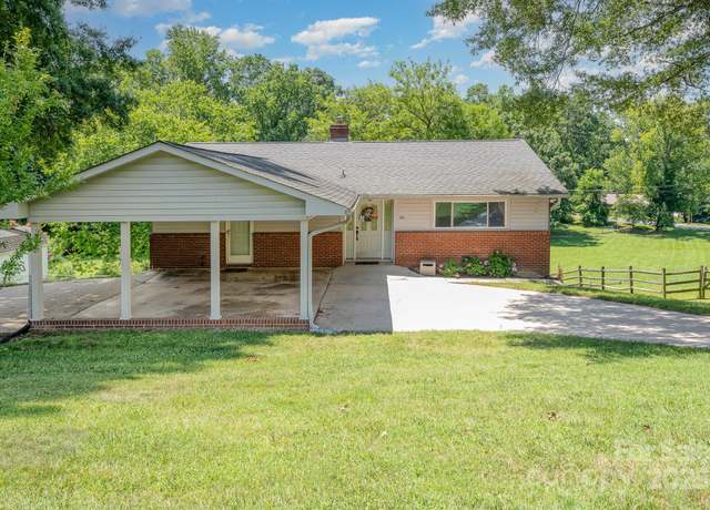 Property at 301 Rosemont Ave SE, Concord, NC 28025, 4 beds, 1.5 baths