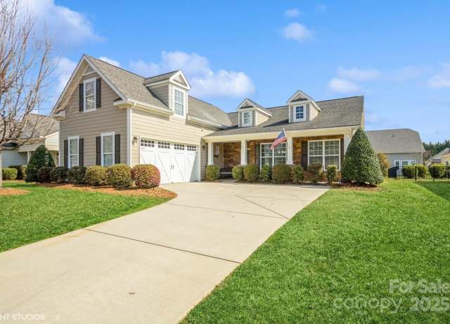 Property at 8633 Sequoia Grove Ln, Charlotte, NC 28214, 3 beds, 2 baths