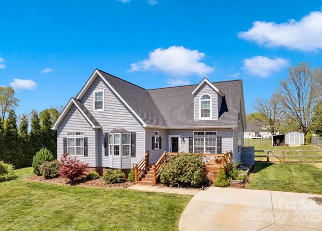 Property at 126 Top Flite Dr, Statesville, NC 28677, 4 beds, 3 baths