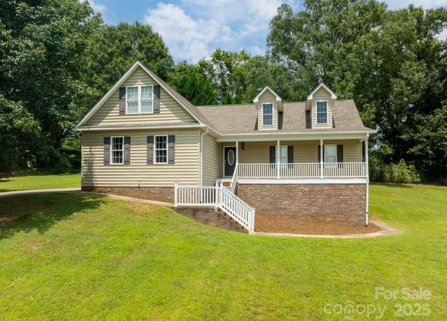 Property at 2133 Olde Farm Rd SE, Hudson, NC 28638, 3 beds, 2.5 baths
