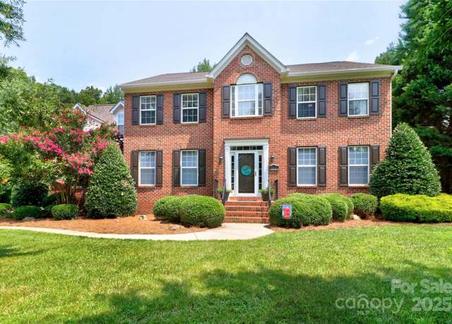 Property at 10625 Olde Irongate Ln, Mint Hill, NC 28227, 4 beds, 2.5 baths