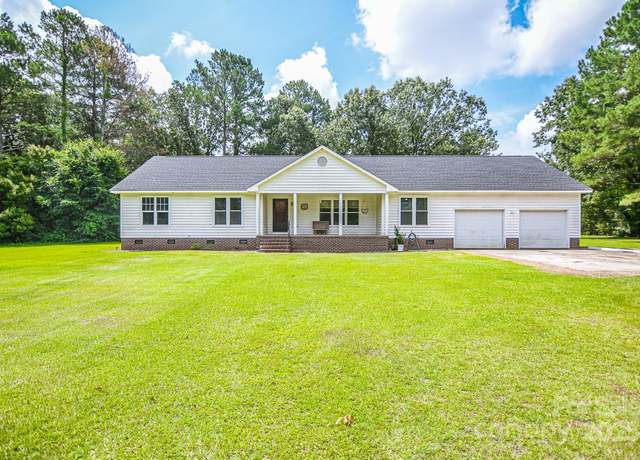 Property at 3282 County Line Rd, Fayetteville, NC 28306, 3 beds, 2 baths