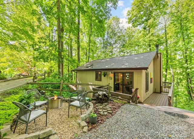 Property at 76 Shirley Dr, Maggie Valley, NC 28751, 3 beds, 2 baths