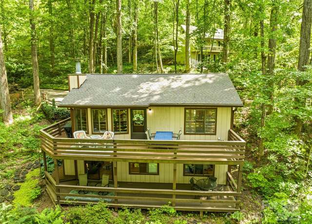 Property at 76 Shirley Dr, Maggie Valley, NC 28751, 3 beds, 2 baths