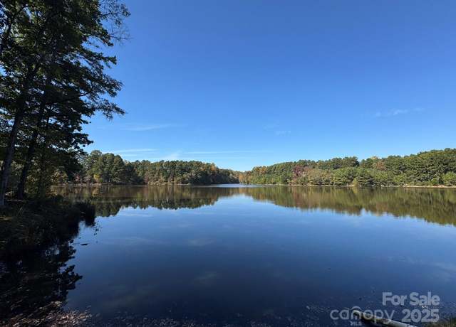 Property at 13828 Lake Bluff Dr, Matthews, NC 28105, 3 beds, 2.5 baths