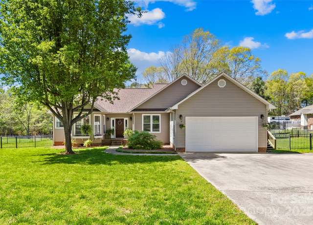 Property at 102 Northshore Dr, Cherryville, NC 28021, 3 beds, 2 baths