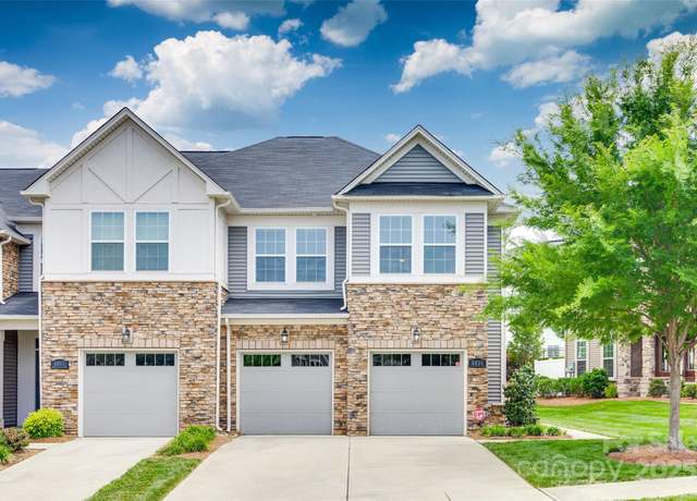 Property at 5836 Clan Maclaine Dr, Charlotte, NC 28278, 3 beds, 2.5 baths