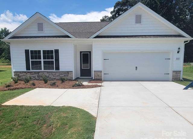 Property at 1040 Jonestown Rd, Winston Salem, NC 27103, 3 beds, 2 baths