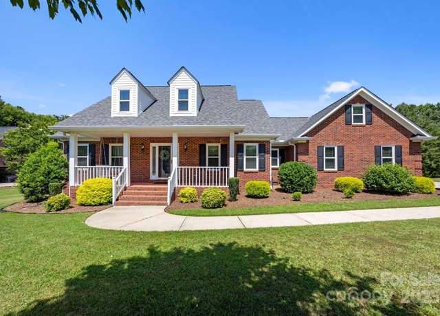 Property at 908 Haddonfield Dr, Fort Mill, SC 29708, 3 beds, 2.5 baths