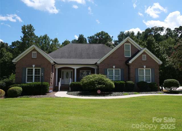 Property at 160 Williamsburg Ln, Wadesboro, NC 28170, 3 beds, 2 baths