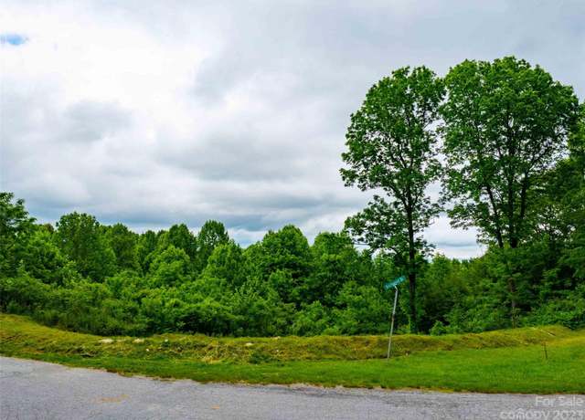 Property at 252 Pinewood Cir, Laurel Park, NC 28739