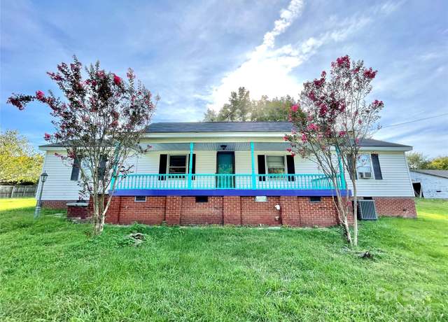 Property at 142 Swink St SW, Concord, NC 28027, 4 beds, 1.5 baths