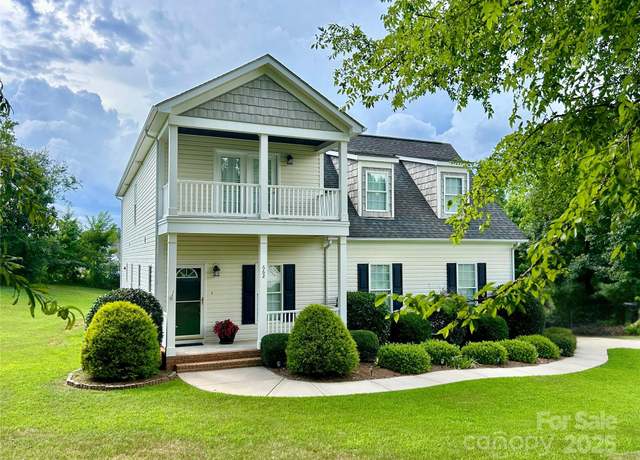 Property at 662 Georgie St, Troutman, NC 28166, 4 beds, 3 baths