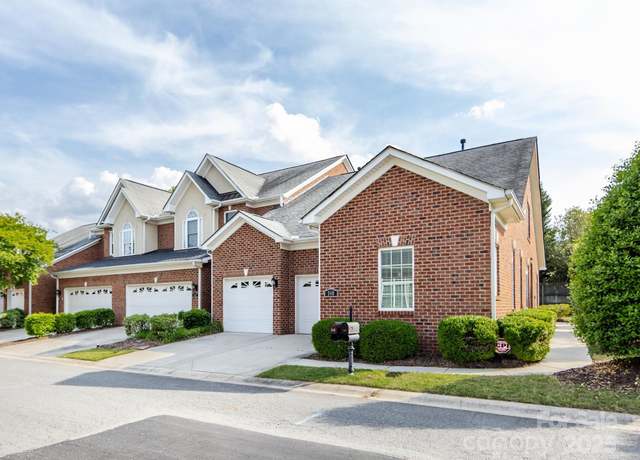 Property at 140 Villa Lake Dr, Fort Mill, SC 29708, 3 beds, 3 baths
