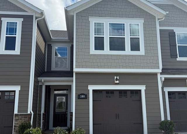 Property at 300 Laura Elizabeth Ln, Clover, SC 29710, 3 beds, 2.5 baths