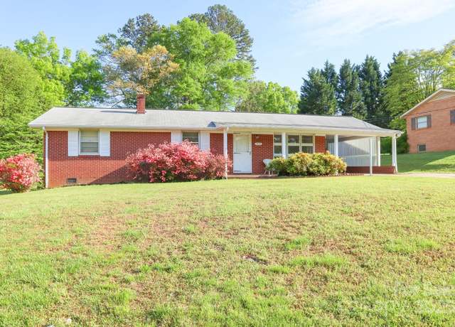 Property at 3119 6th Ave SW, Hickory, NC 28602, 3 beds, 1.5 baths