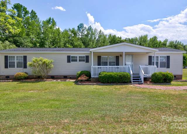 Property at 862 Clark St, Pageland, SC 29728, 3 beds, 2 baths