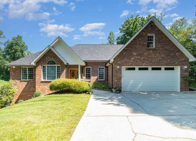 Property at 7545 Rabbit Cir, Denver, NC 28037, 3 beds, 4 baths