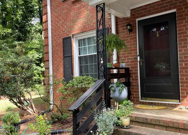 Property at 932 Hollywood St, Charlotte, NC 28211, 2 beds, 1 bath