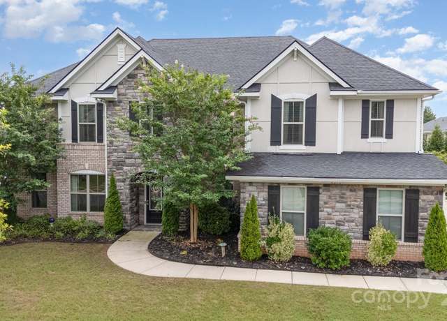 Property at 4071 Thames Cir, Fort Mill, SC 29715, 6 beds, 4.5 baths