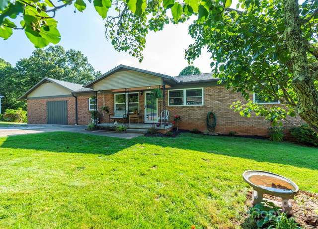 Property at 39 N Pershing Rd, Asheville, NC 28805, 3 beds, 2 baths