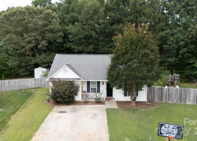 Property at 2260 Nuthatch Dr, Rock Hill, SC 29732, 3 beds, 2 baths