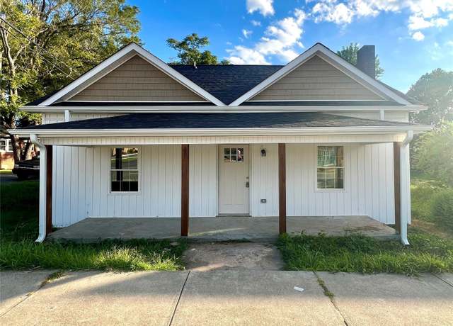 Property at 720 E Main St, Maiden, NC 28650, 3 beds, 2.5 baths