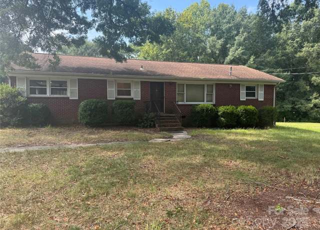 Property at 2501 Twin Ave, Gastonia, NC 28052, 2 beds, 2.5 baths